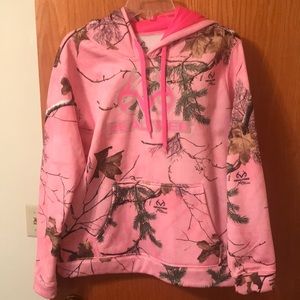 Women’s Pink camo Realtree Hoodie size Large